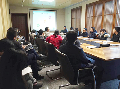 设计师认真聆听青龙grc技术讲解 设计师认真聆听青龙grc技术讲解